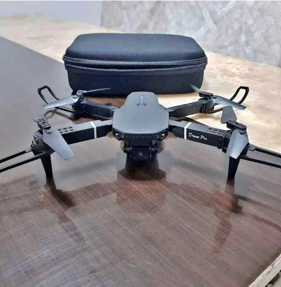Drone com Câmera modelo 2025 com Barômetro voo estável 10 min voo (com 2 baterias grátis )
